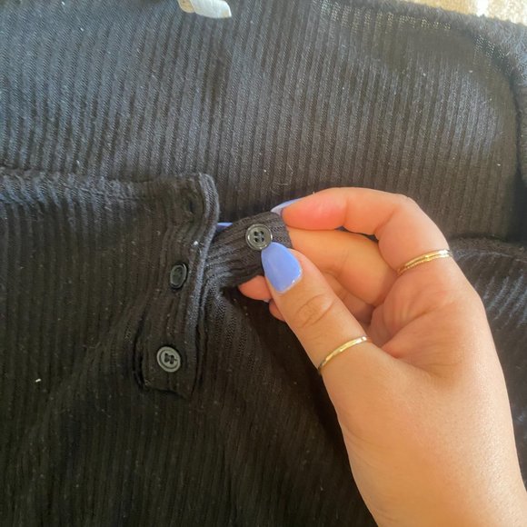 Cropped Long Sleeve Top - Picture 5 of 5